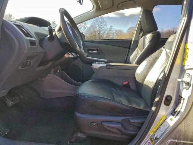 Toyota Prius Image 11