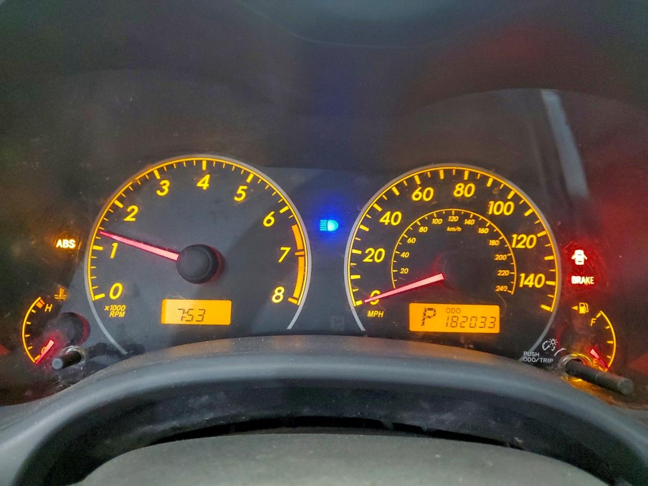 Toyota Corolla Base Image 9