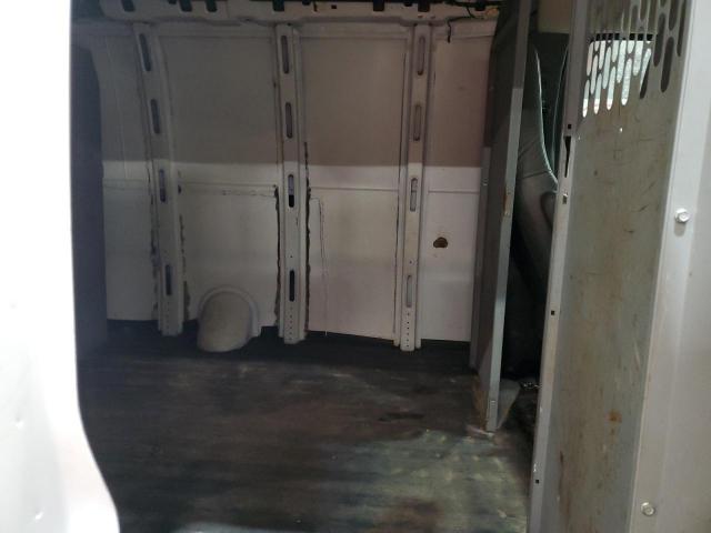 Chevrolet Express Image 10