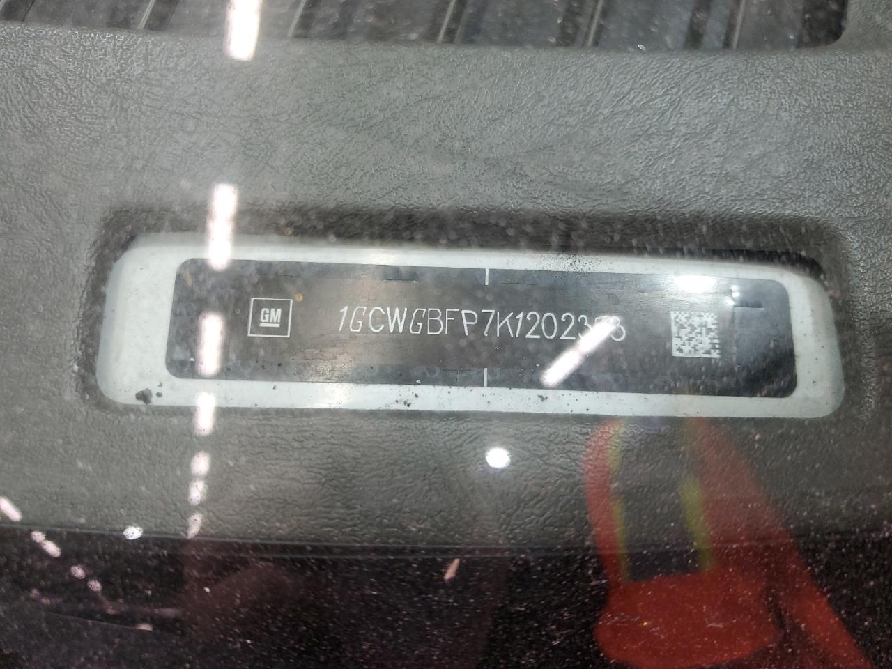 Chevrolet Express Image 13