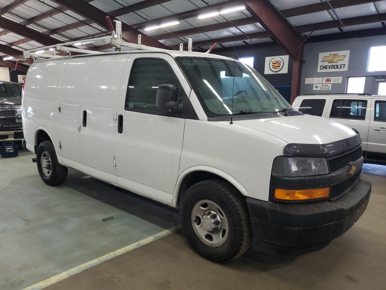 Chevrolet Express Image 5