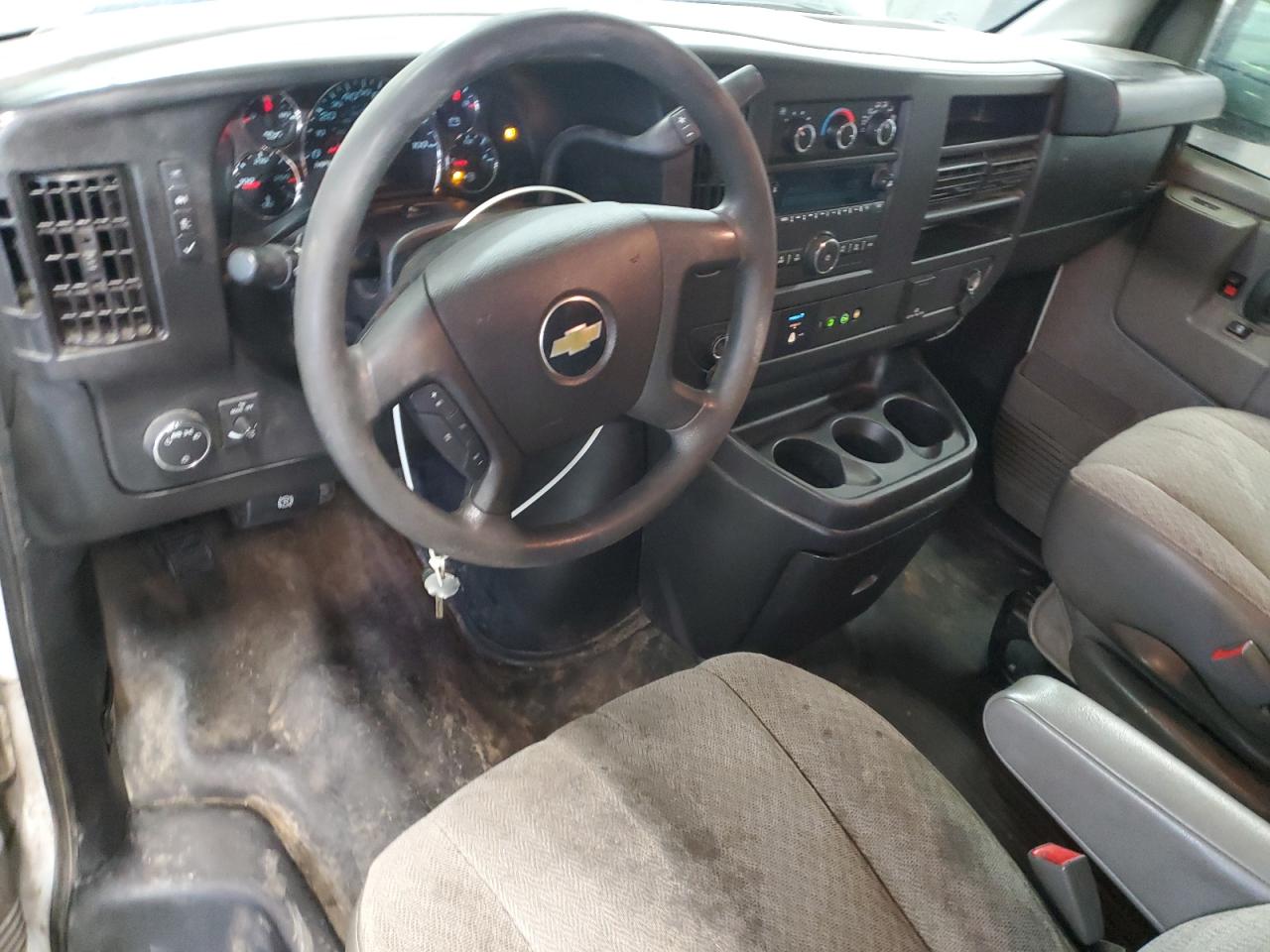 Chevrolet Express Image 11