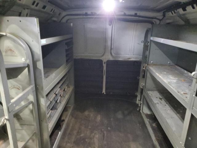 Chevrolet Express Image 3