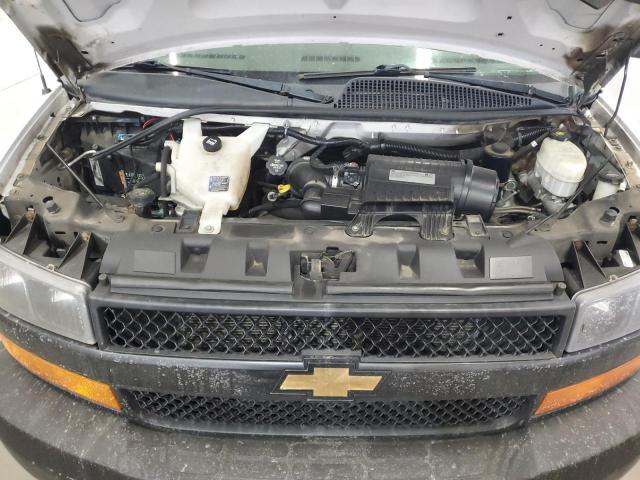 Chevrolet Express Image 13