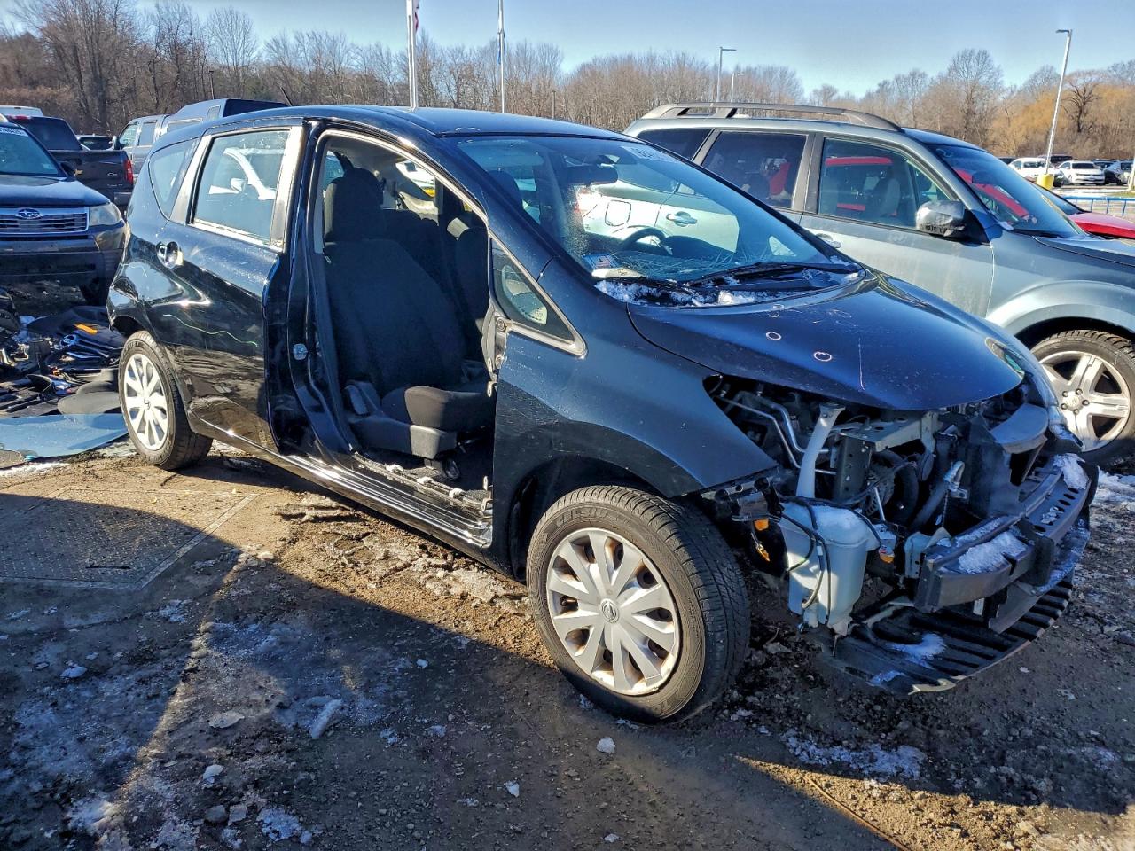 Nissan Versa S Image 5