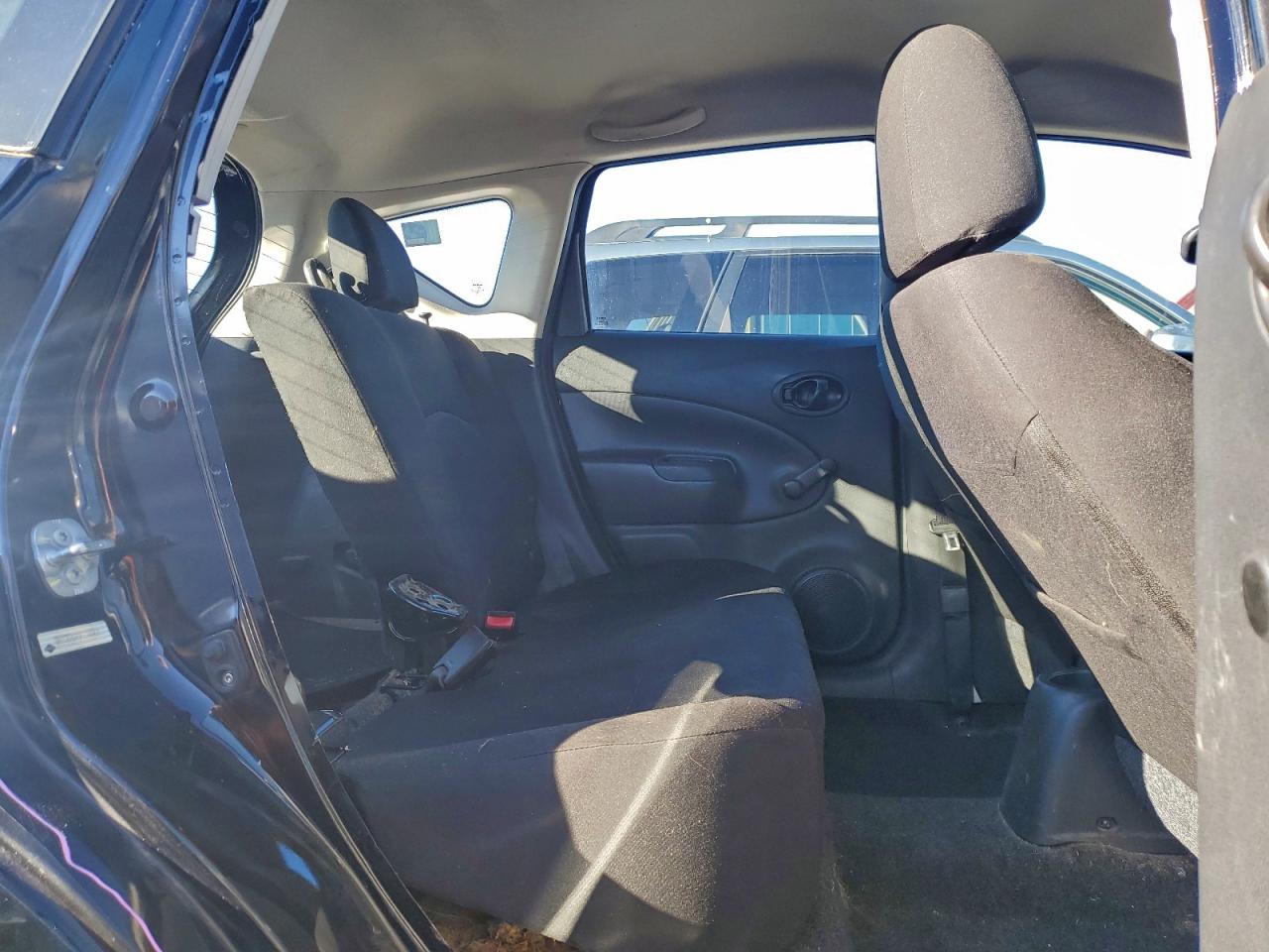 Nissan Versa S Image 3