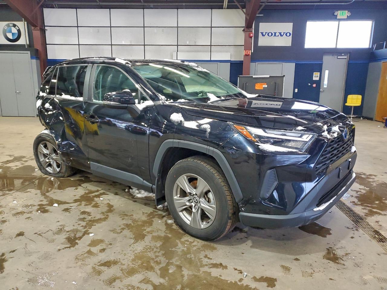 Toyota RAV4 Xle Image 2