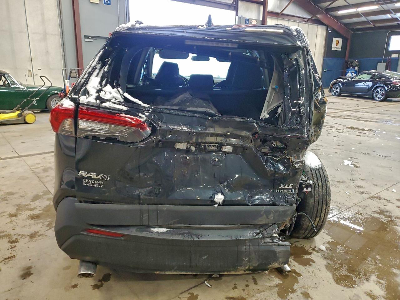 Toyota RAV4 Xle Image 3