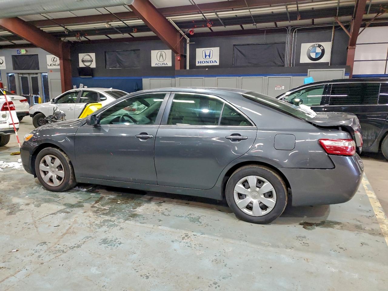 Toyota Camry Ce Image 9