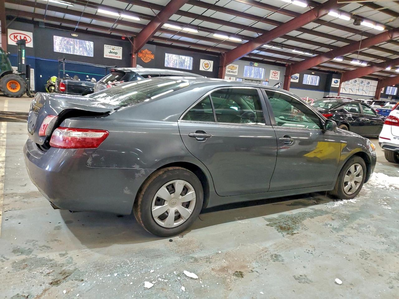 Toyota Camry Ce Image 2