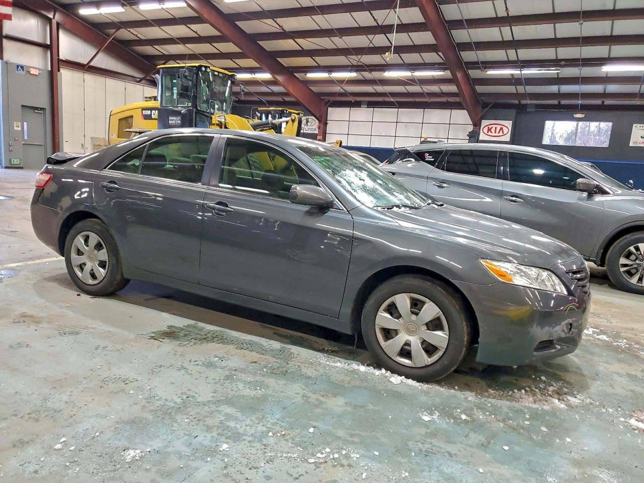 Toyota Camry Ce Image 3