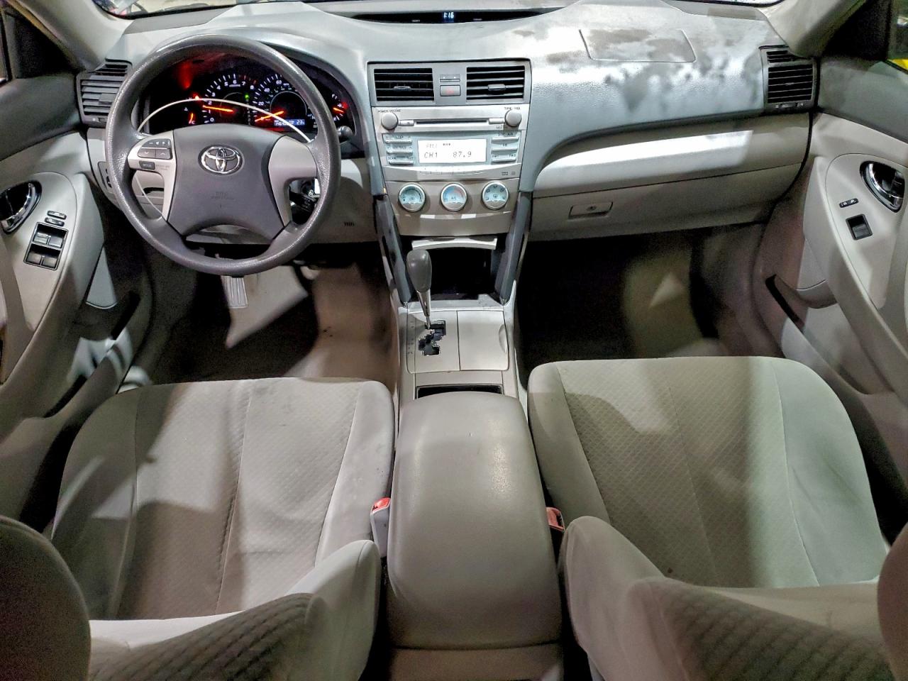 Toyota Camry Ce Image 11