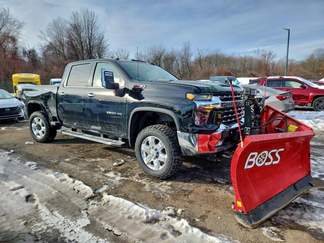 Chevrolet Silverado K3500 Ltz Image 2