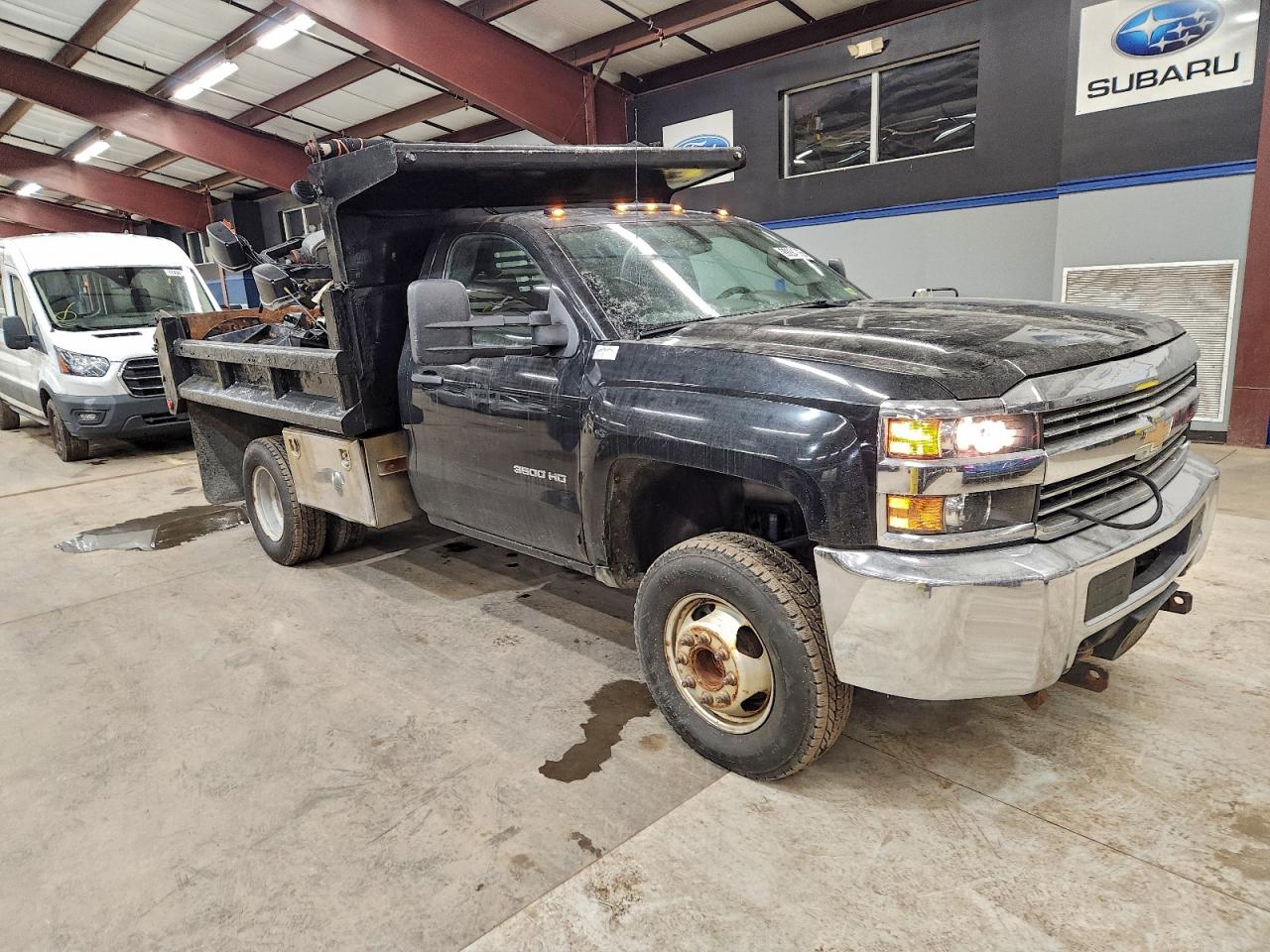 Chevrolet Silverado K3500 Image 3