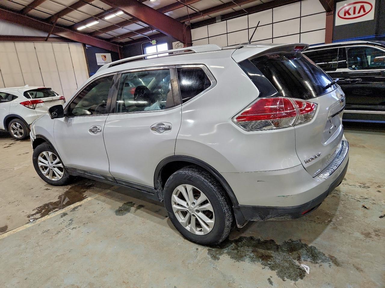 Nissan Rogue S Image 4