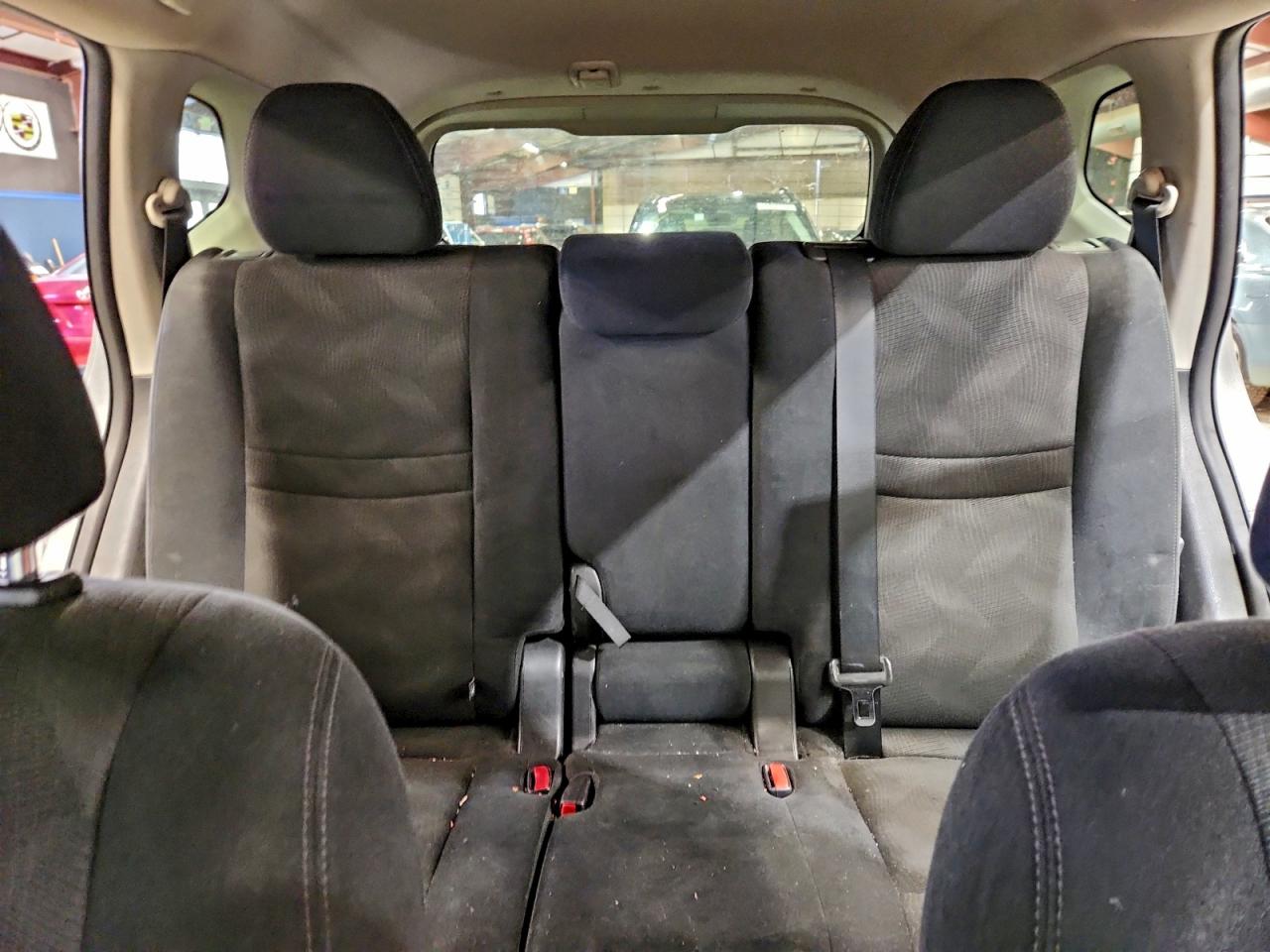 Nissan Rogue S Image 8