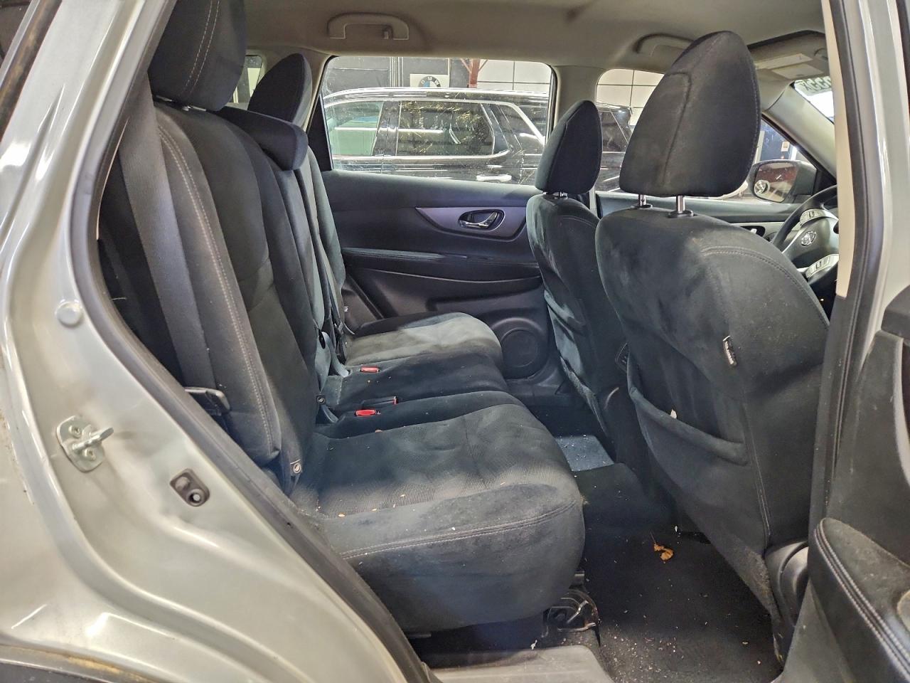 Nissan Rogue S Image 9