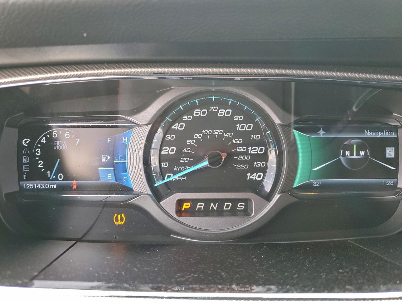 Ford Taurus Sho Image 10