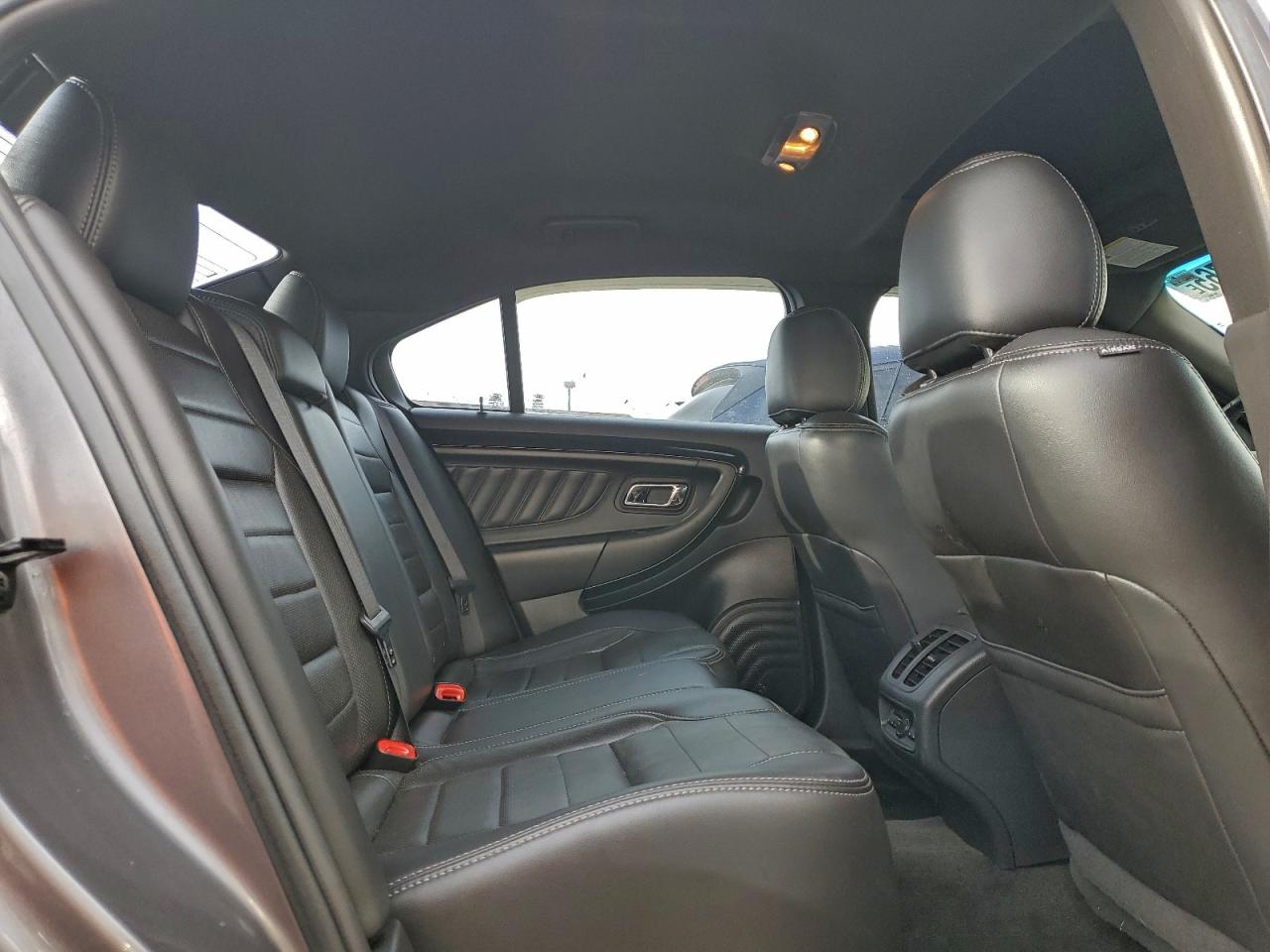 Ford Taurus Sho Image 8