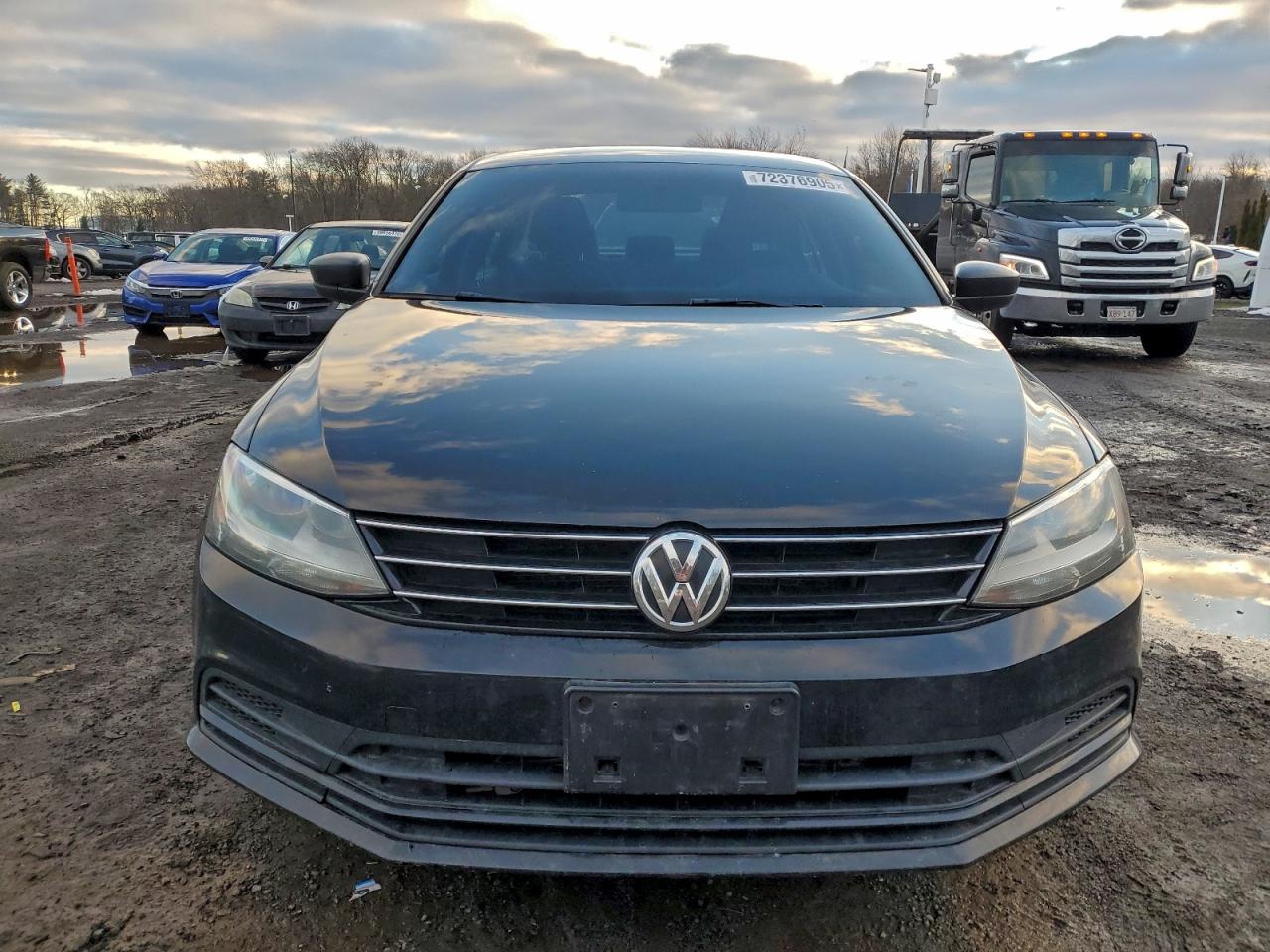 Volkswagen Jetta S Image 3