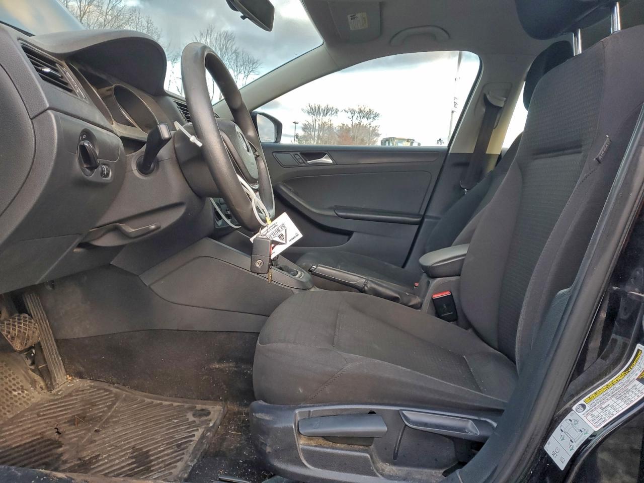 Volkswagen Jetta S Image 5