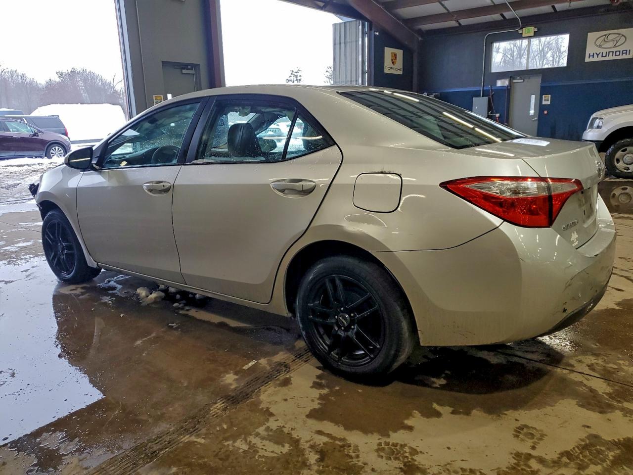 Toyota Corolla L Image 3