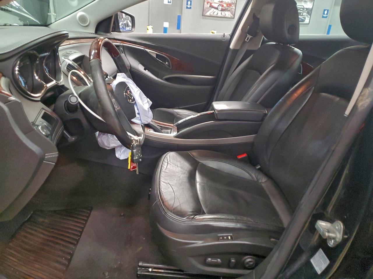 Buick LaCrosse Cxl Image 3