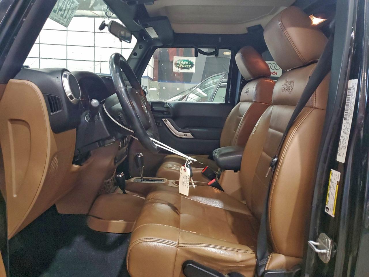 Jeep Wrangler Sahara Image 7