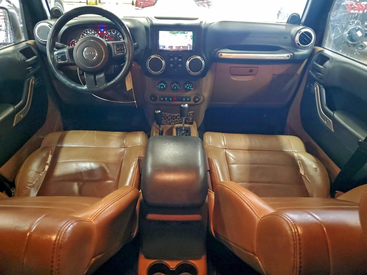 Jeep Wrangler Sahara Image 6