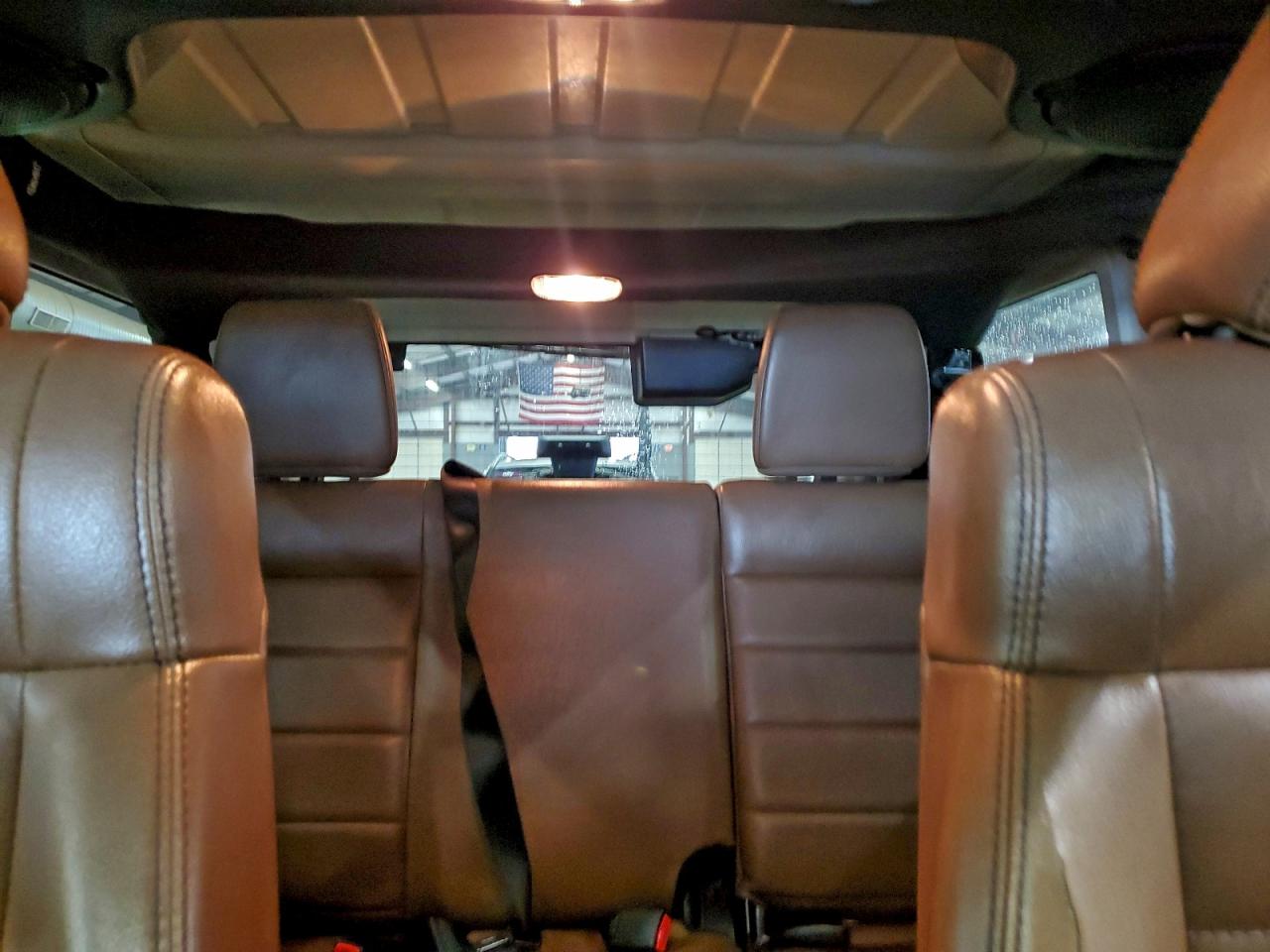 Jeep Wrangler Sahara Image 5