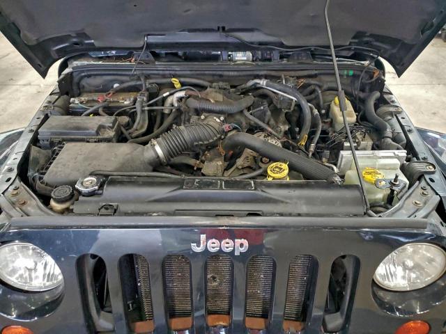 Jeep Wrangler Sahara Image 13