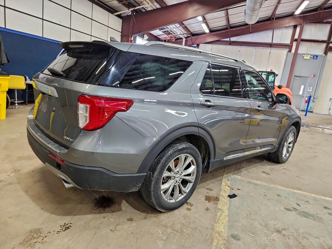 Ford Explorer Limited Image 14
