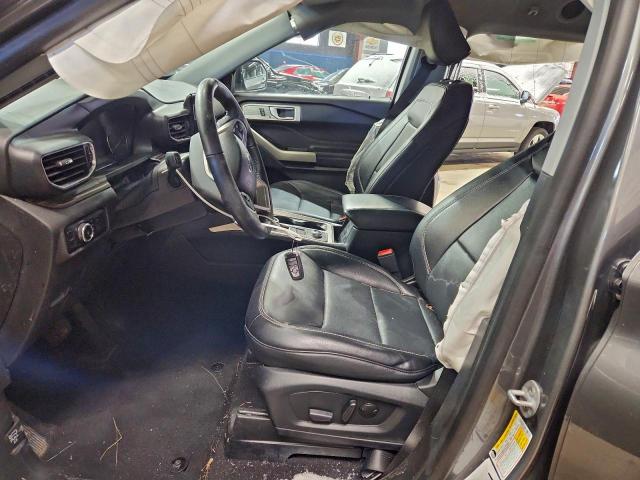 Ford Explorer Limited Image 11