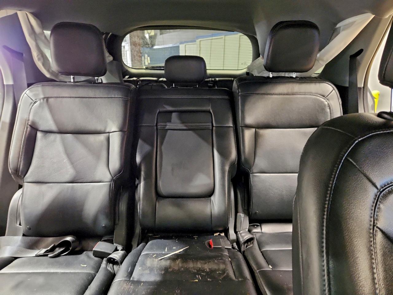 Ford Explorer Limited Image 6