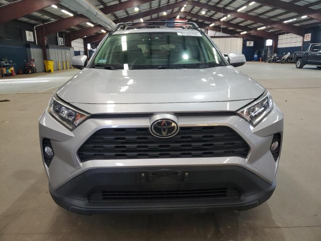 Toyota RAV4 Xle Image 2