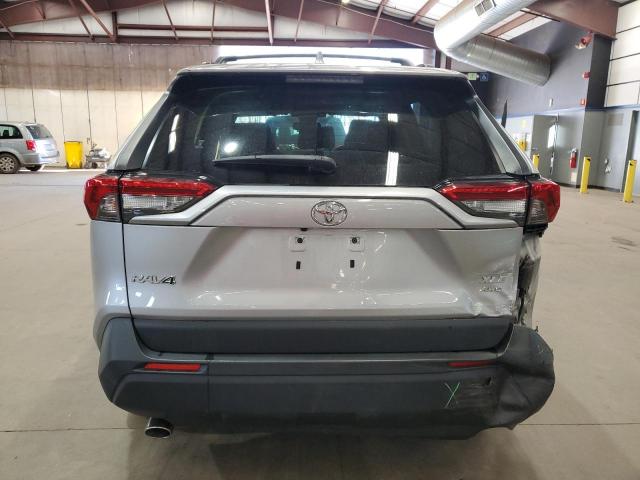 Toyota RAV4 Xle Image 4