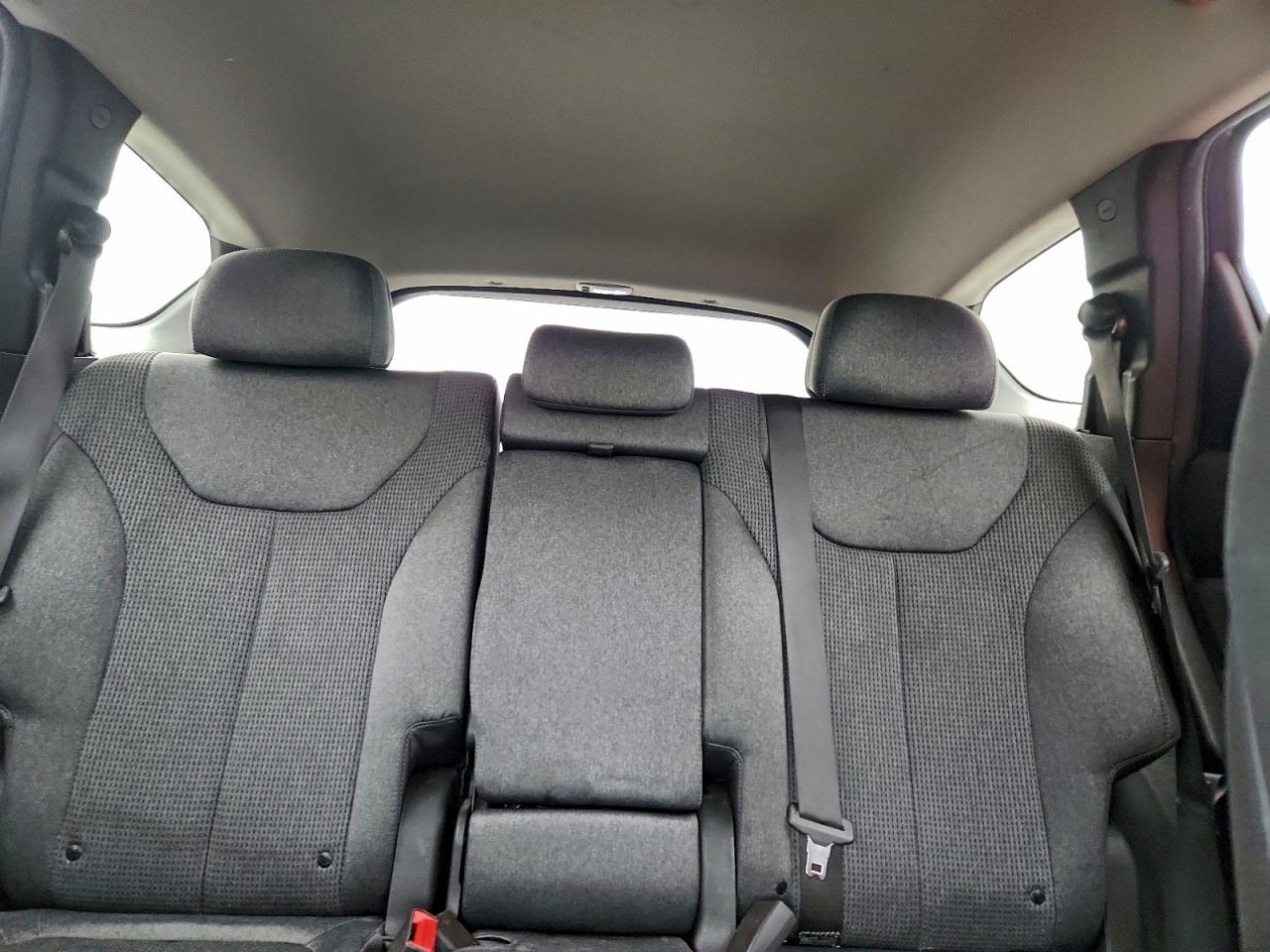 Hyundai SANTA FE Se Image 12