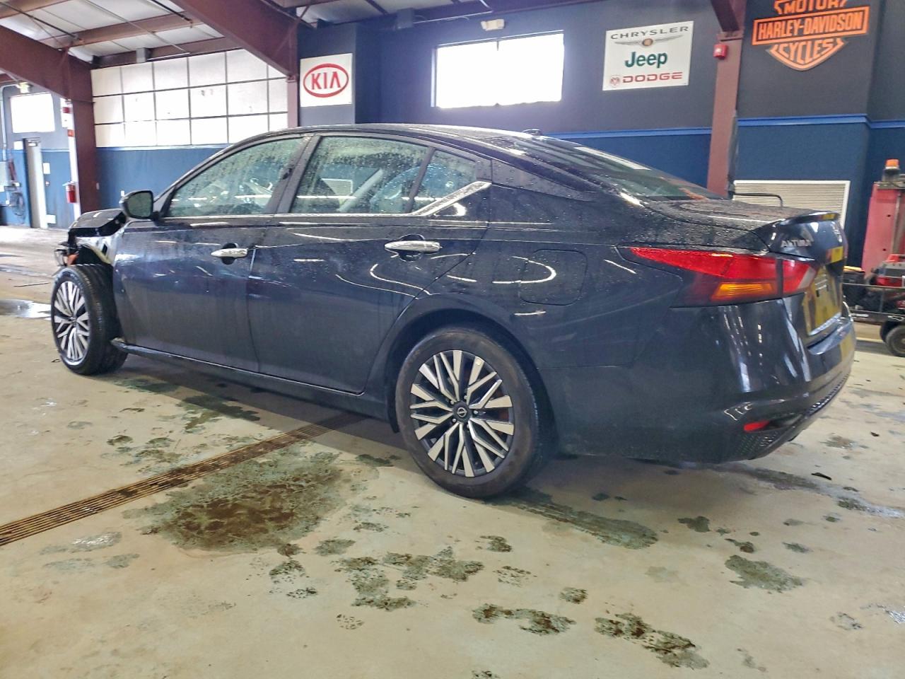 Nissan Altima Sv Image 2