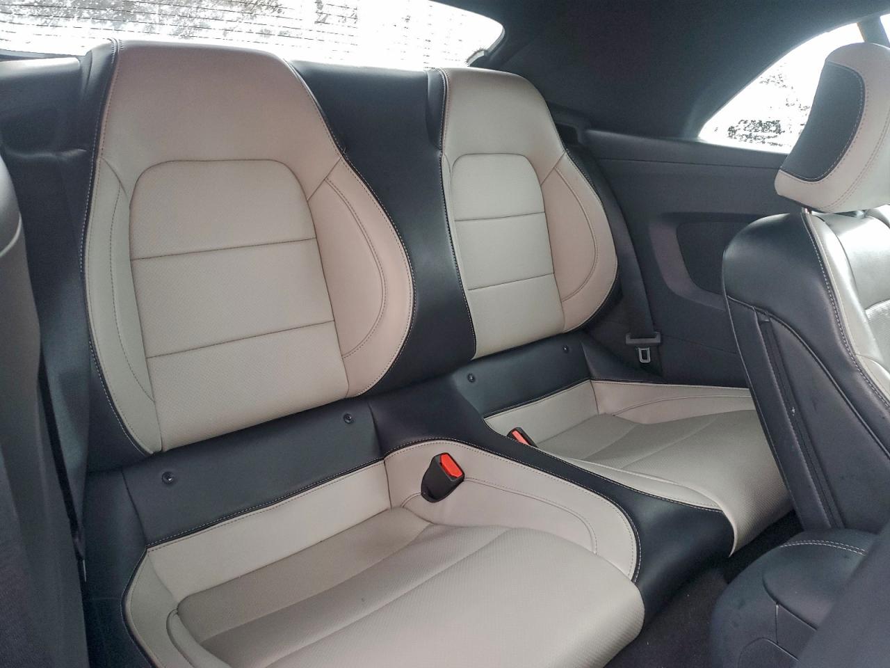 Ford Mustang Image 7