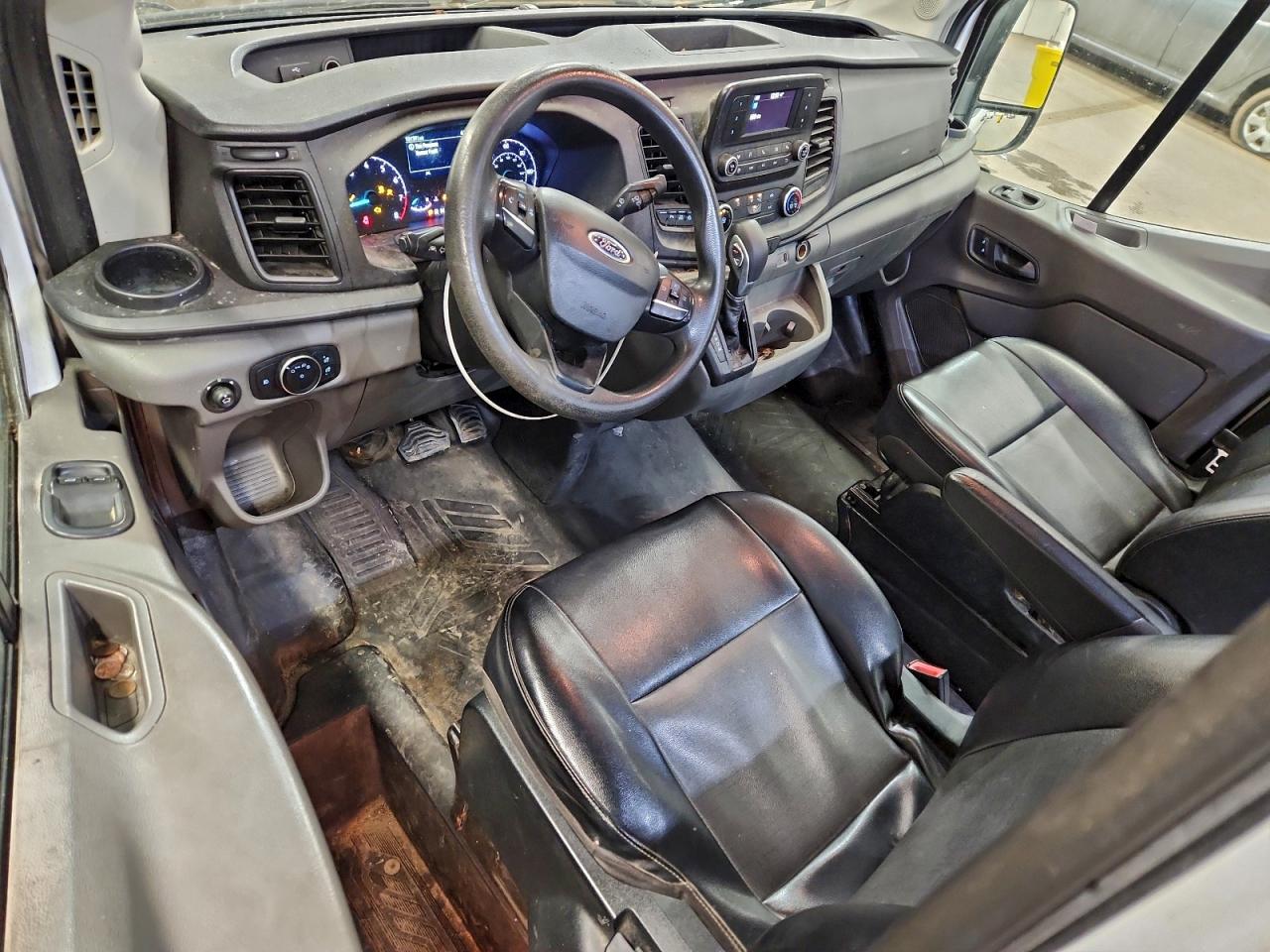 Ford Transit T-250 Image 12