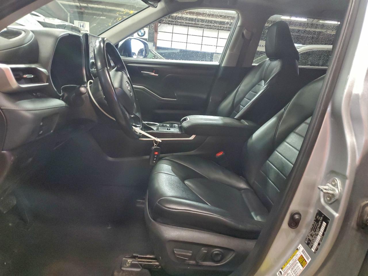 Toyota Highlander Hybrid Xle Image 6