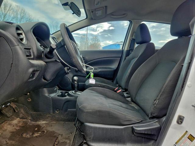 Nissan Versa S Image 6