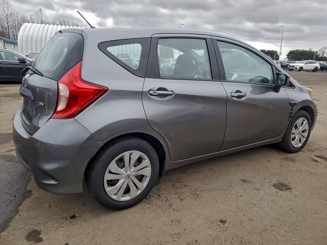 Nissan Versa S Image 4