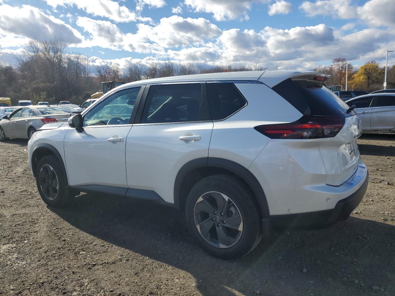 Nissan Rogue Sv Image 2