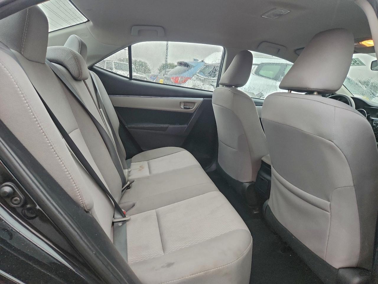 Toyota Corolla L Image 2