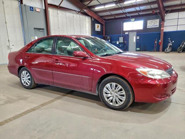 Toyota Camry Le Image 9