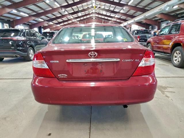 Toyota Camry Le Image 4