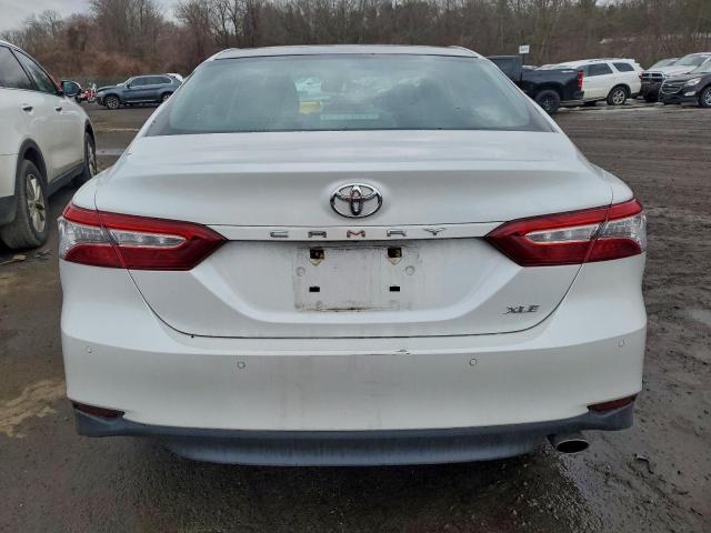 Toyota Camry L Image 9