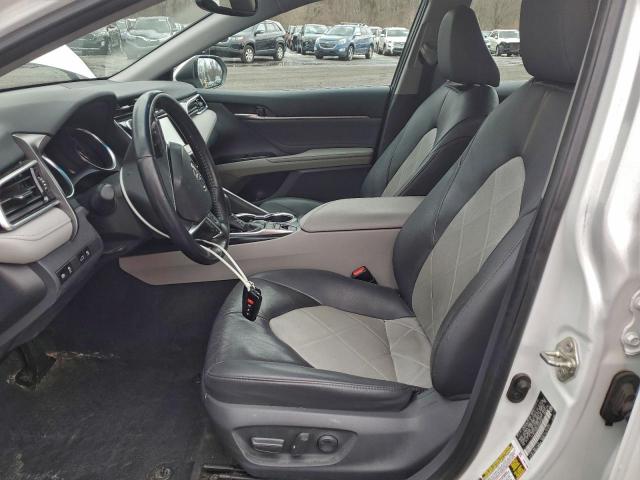 Toyota Camry L Image 12