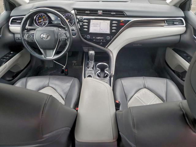 Toyota Camry L Image 3